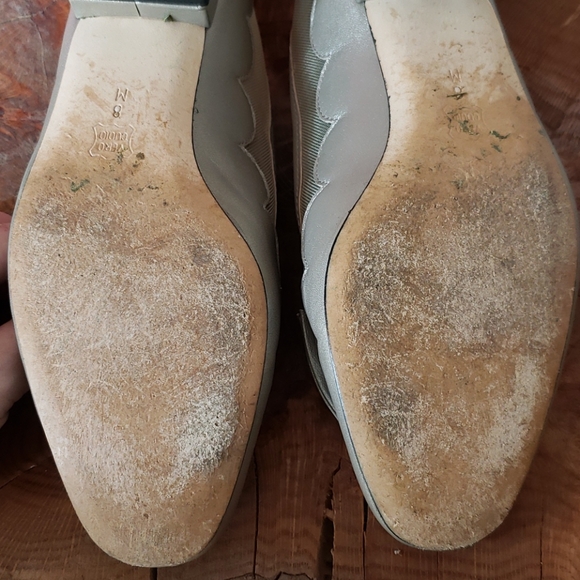 Size 8 M Vaneli Florice Flats in Opal Pearl w/ Box - Picture 5 of 8